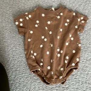 Quincy Mae romper 3-6M